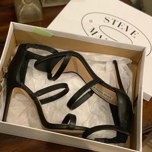 New! Steve Madden Strappy Sandal